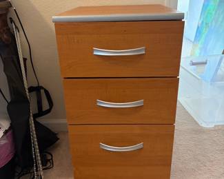 Wood set of drawers