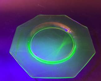 Uranium glass plate