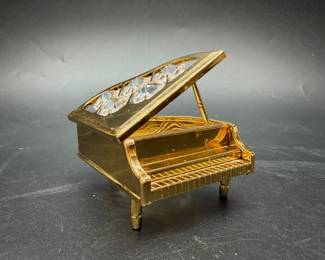 Gold plated piano decoration with Austrian crystal