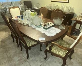 HENREDON CHERRYWOOD FORMAL DINING SET - HAS 6 CHAIRS, 2 LEAVES  & TABLE PADS!