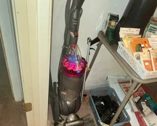 DYSON VACUUM