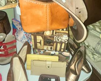 LEATHER BAG & HAT
