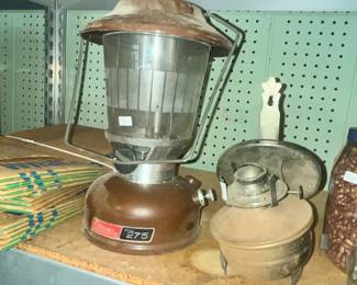 VINTAGE COLEMAN 275 LANTERN