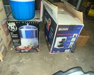 GE ICE CREAM MAKER IN BOX, BUNN IN BOX
