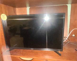 SMALL SAMSUNG SMART TV