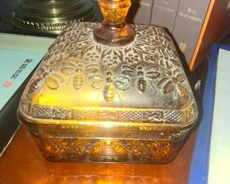 RARE INDIANA GLASS AMBER "BEE BOX" DISH w/ LID