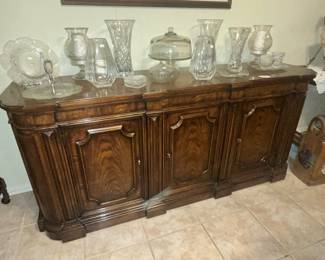 STUNNING "HENREDON" BUFFET