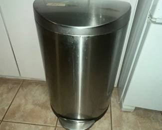 STAINLESS TRASHCAN