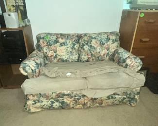 LOVE SEAT