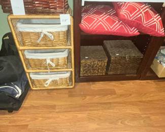 BASKET CUBBY