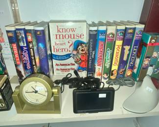 LARGE CASE DISNEY VIDEOS