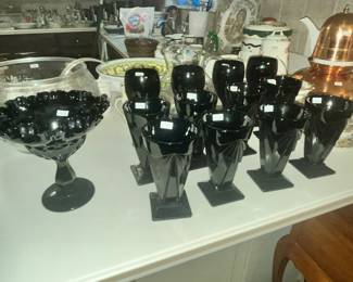 FOOTED DISH, PYRAMID BLACK TUMBLERS