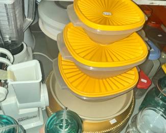 VINTAGE TUPPERWARE