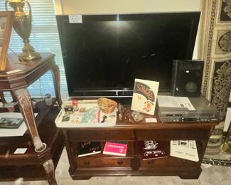 NICE TV CABINET & LARGE SONY BRAVIA!