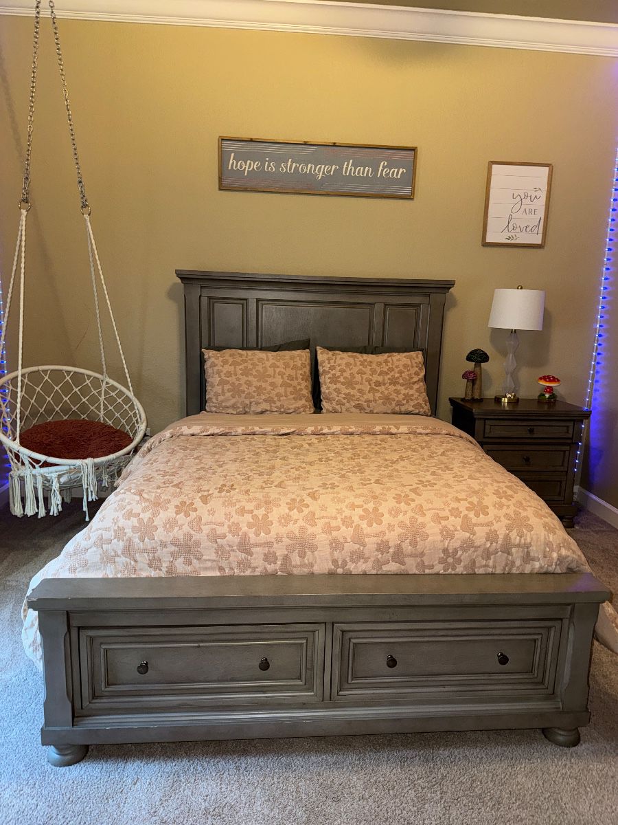 Solid wood queen size bedroom set including mattress & box spring dresser & night stand