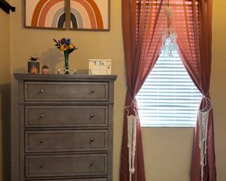 Dresser (part of queen size bedroom set) & decor