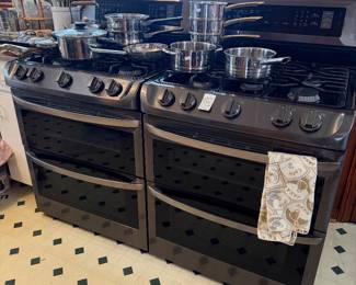 2 gas stoves   $750 each