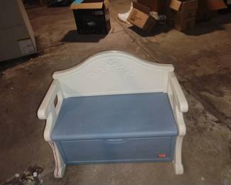 Little tikes bench/toy box