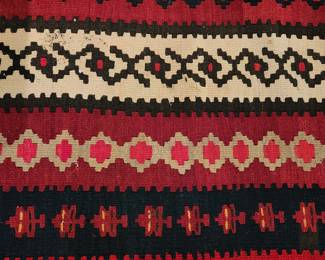 Basement office area rug. 100% wool. 12'10" x 6'4". Detail