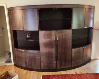 Large wall unit