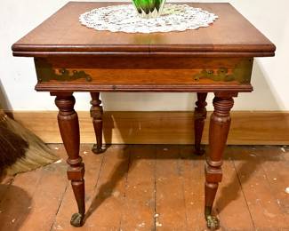 Oak End Stand With Brass Decor