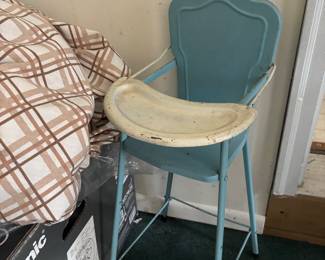 Toy high chair 
