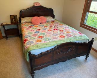 VINTAGE BEDROOM SET, QUILTS, READING LAMP & MORE