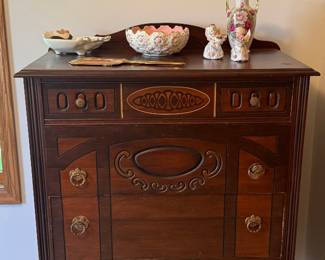 ANTIQUE DRESSER