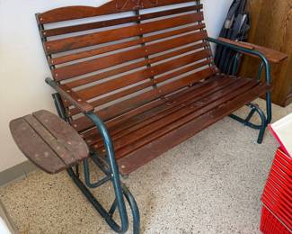 JACK POST COUNTRY GARDEN GLIDER BENCH