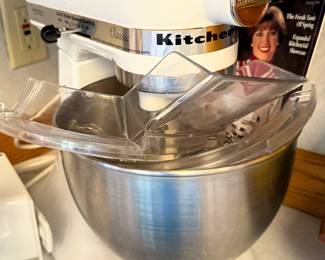 KITCHENAID MIXER