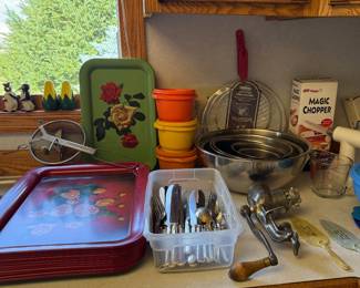 VINTAGE TRAYS AND KITCHENWARE