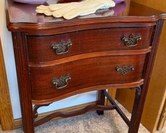 SMALL SIDE TABLE