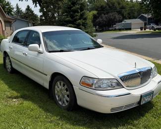 2006 LINCOLN TOWN CAR SIGNATURE LIMITED SEDAN 4D 64,300 MILES