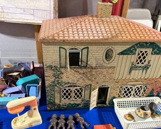TIN DOLL HOUSE