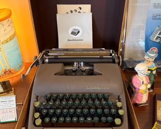 SMITH CORONA TYPEWRITER