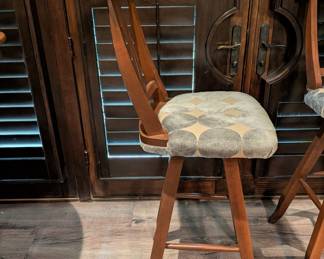 SET OF 6 WOODEN SWIVEL BAR STOOLS WITH UPHOLSTERED SEATS - WILL SELL SEPARATELY OR WITH TABLE (2 OR 4 WITH ONE TABLE) - 31.5" SEAT HEIGHT, 51" H, 17" W, 19" SEAT WIDTH 