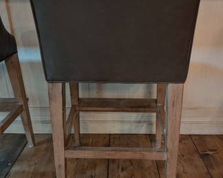 LEE INDUSTRIES LEATHER UPHOLSTERED COUNTER STOOL - SET OF 3 - 41"H, 21.5"W, 31" SEAT HEIGHT