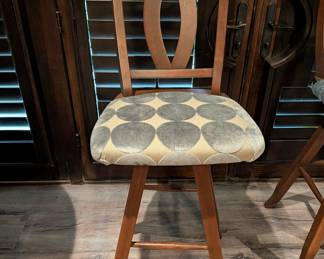 SET OF 6 WOODEN SWIVEL BAR STOOLS WITH UPHOLSTERED SEATS - WILL SELL SEPARATELY OR WITH TABLE (2 OR 4 WITH ONE TABLE) - 31.5" SEAT HEIGHT, 51" H, 17" W, 19" SEAT WIDTH 