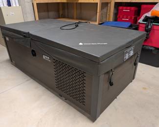 IDEAL SPA PLUNGE COLD PLUNGE TUB MODEL AY200-1P - 86" L x 42" W x 32" H WITH COVER ON
