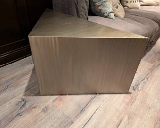$200 - TRIANGLE METAL MCM TABLE