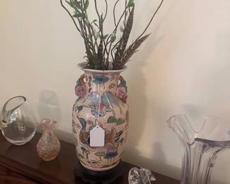 Collection of decorative items and glassware