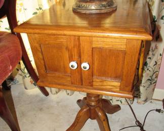 Solid oak small cabinet