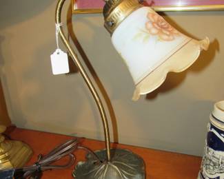 Retro lily pad lamp