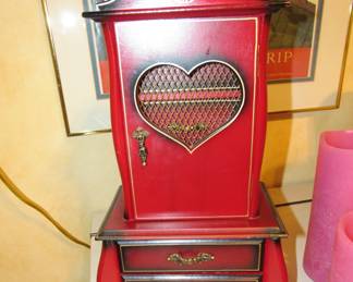 Unique jewelry box