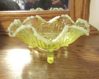 Fenton uranium glass