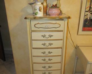 MCM lingerie chest
