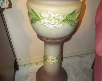 Large Roseville Jardeniere