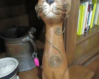 VTG wooden cat