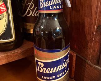 Breunig's Lager Beer, Rice Lake, WI -- Full with Original Cap