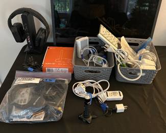 Lots of Apple accessories and items